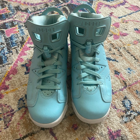 Nike AirJordan 6 Retro Pantone GG Still Blue Sneaker - Picture 2 of 8